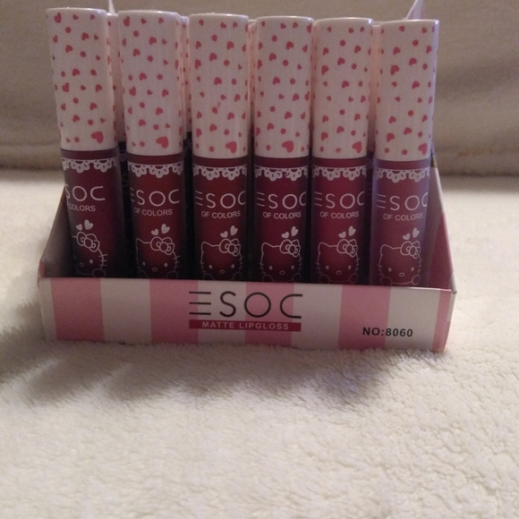 Lipstick - Picture 6 of 8